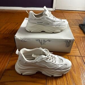 Steve Madden possession white size 10